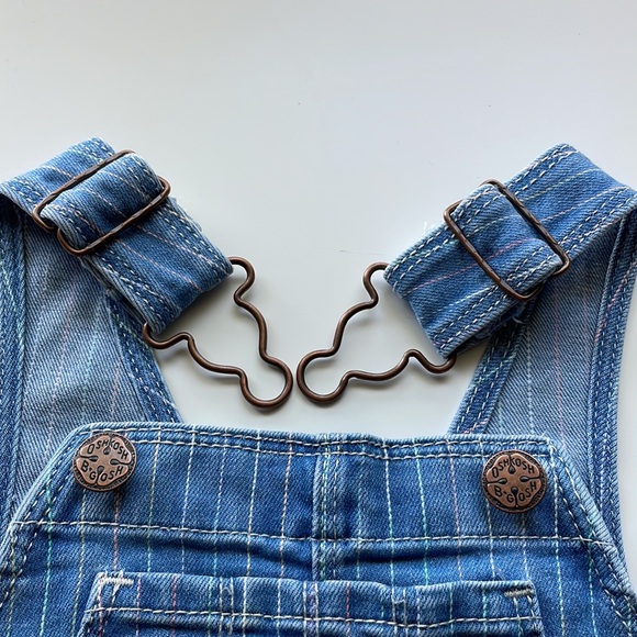 OshKosh B’gosh Pastel Pinstriped Vestbak Denim Overalls Size 2T - Picture 8 of 9